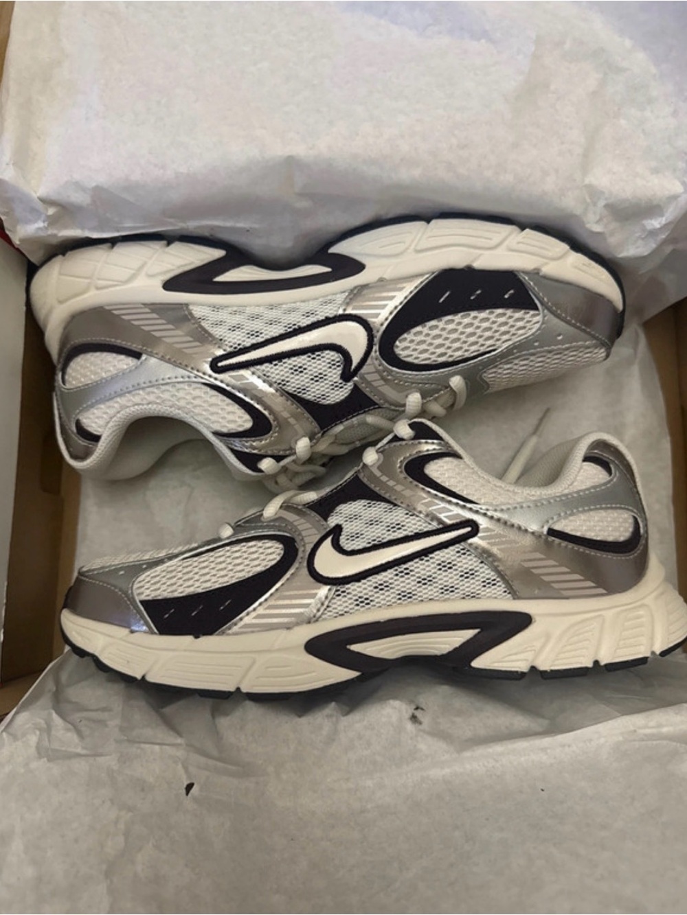 Brand New Nike V5 RNR Sneakers
White / Metallic Silver / Black Size 6y
